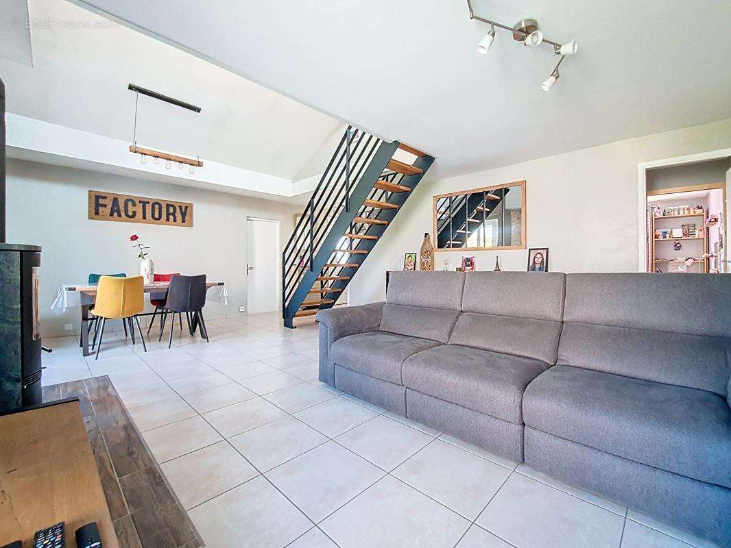 Maison à SAINT-SYMPHORIEN-D'OZON