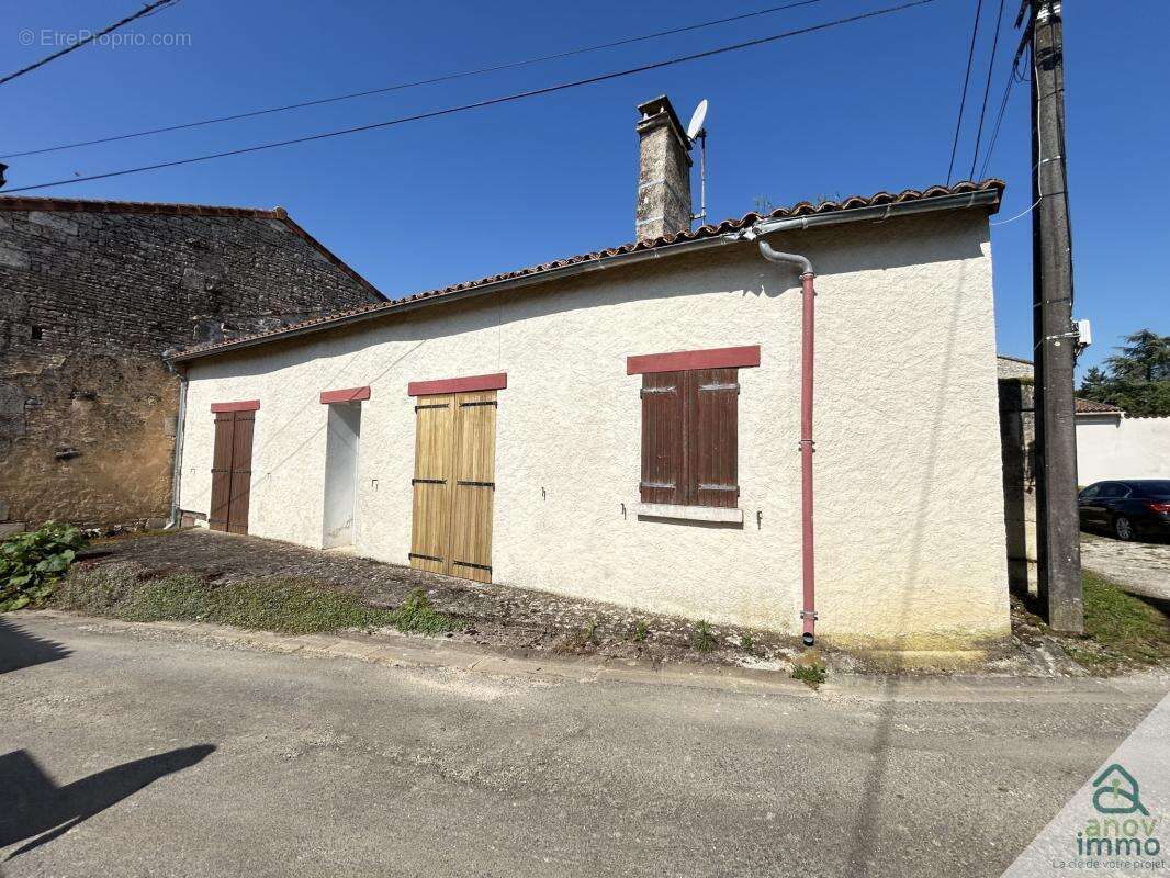 A vendre saint cybardeaux proche rouillac 4 maisons dont 2 l - photo 4