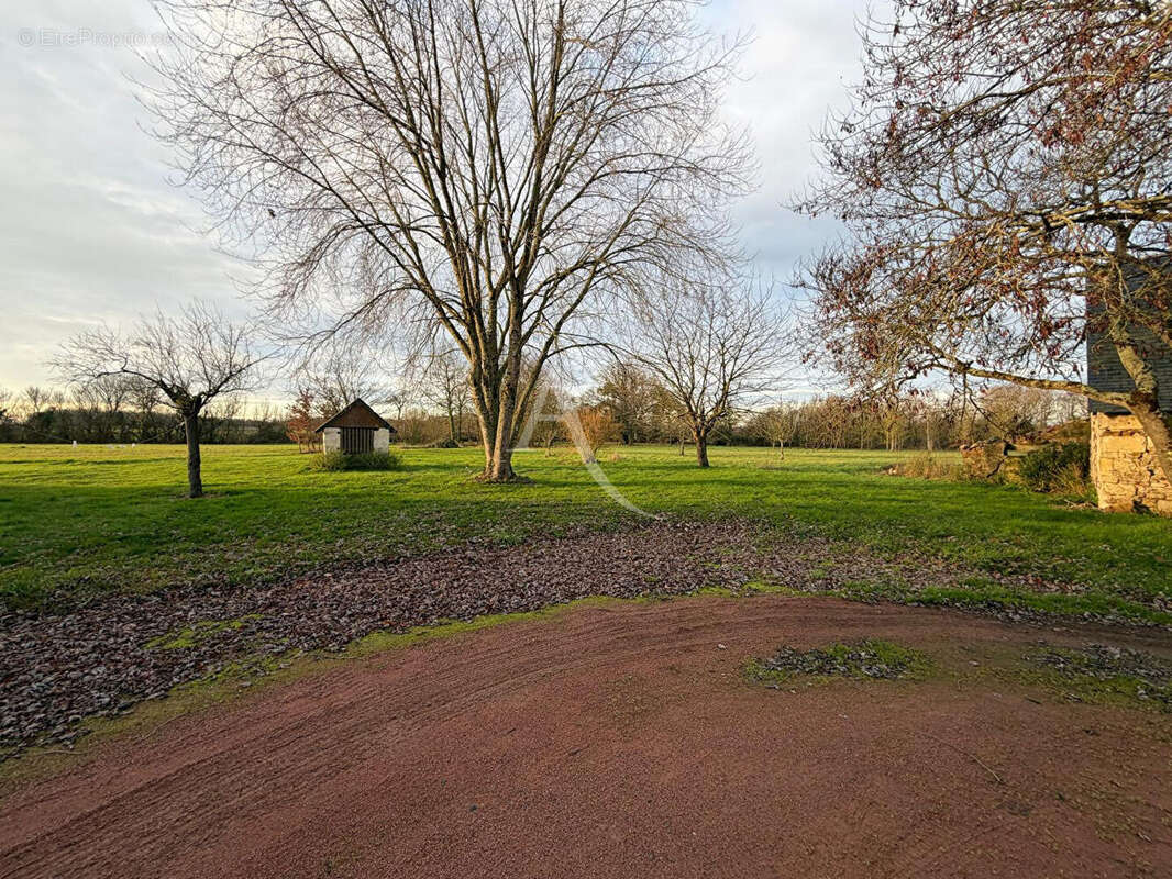 Maison à BLAISON-GOHIER