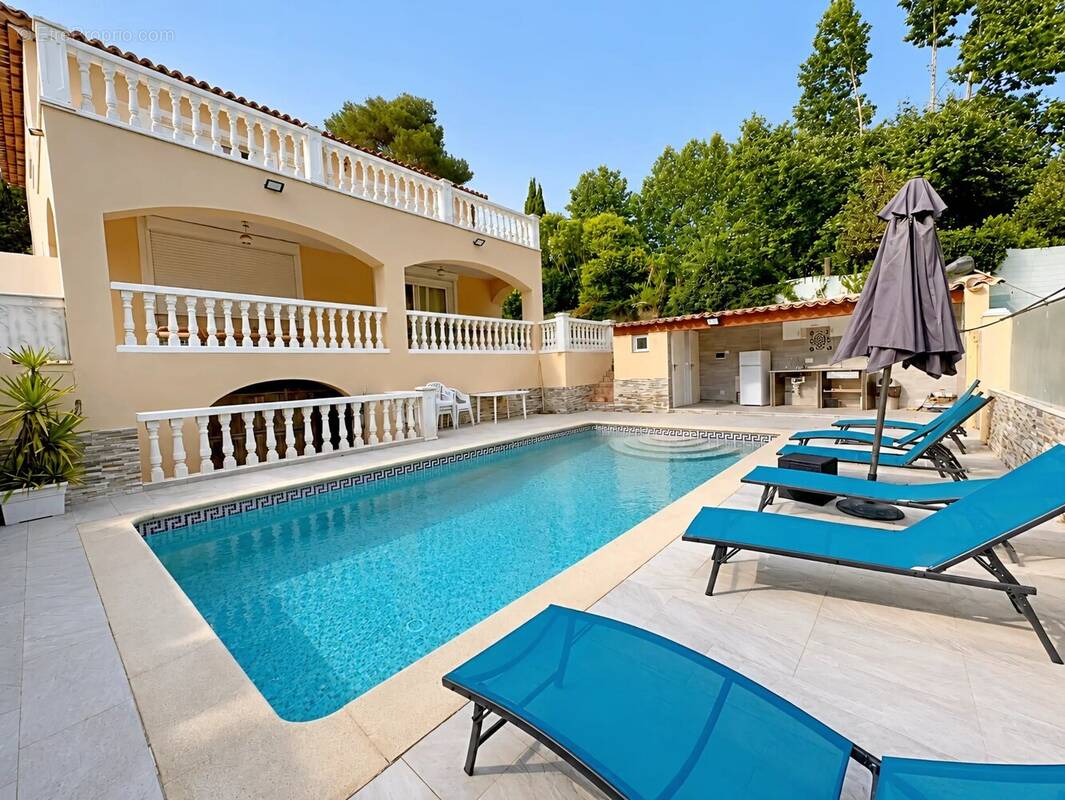 Maison à MOUGINS