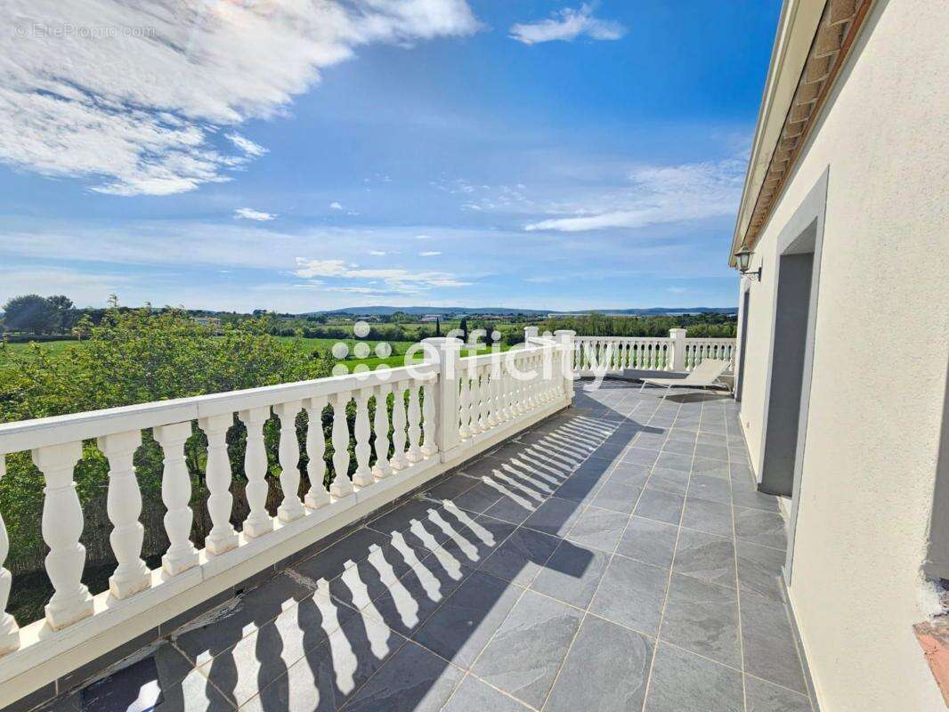 Maison à COURNONSEC