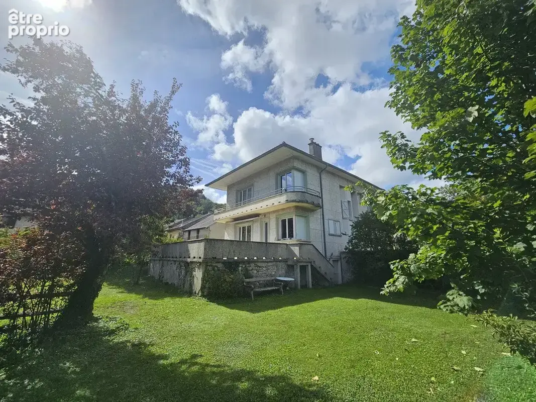 Maison à VAUX-LES-SAINT-CLAUDE
