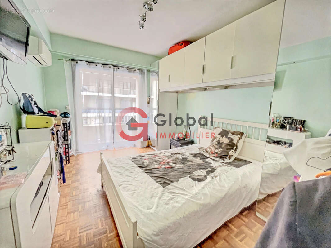 Appartement à MARSEILLE-5E