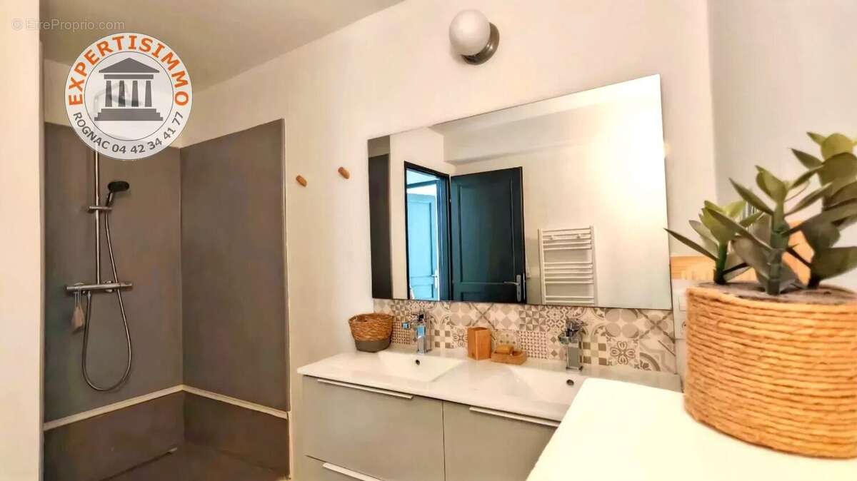 Appartement à ROGNAC