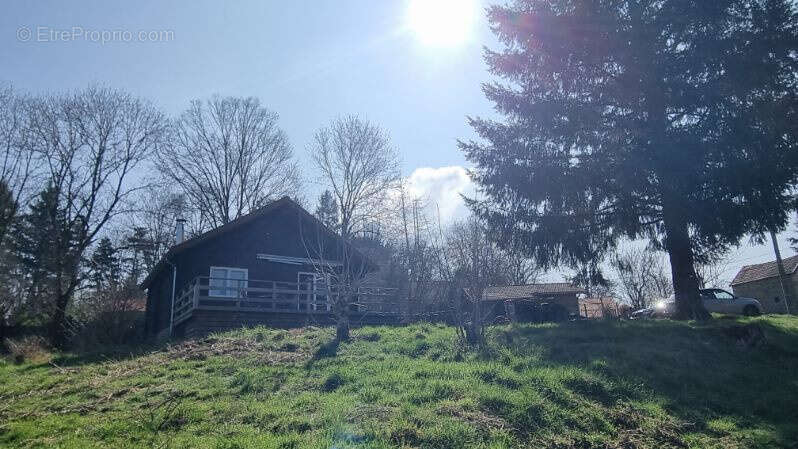Maison à CHATEL-MONTAGNE