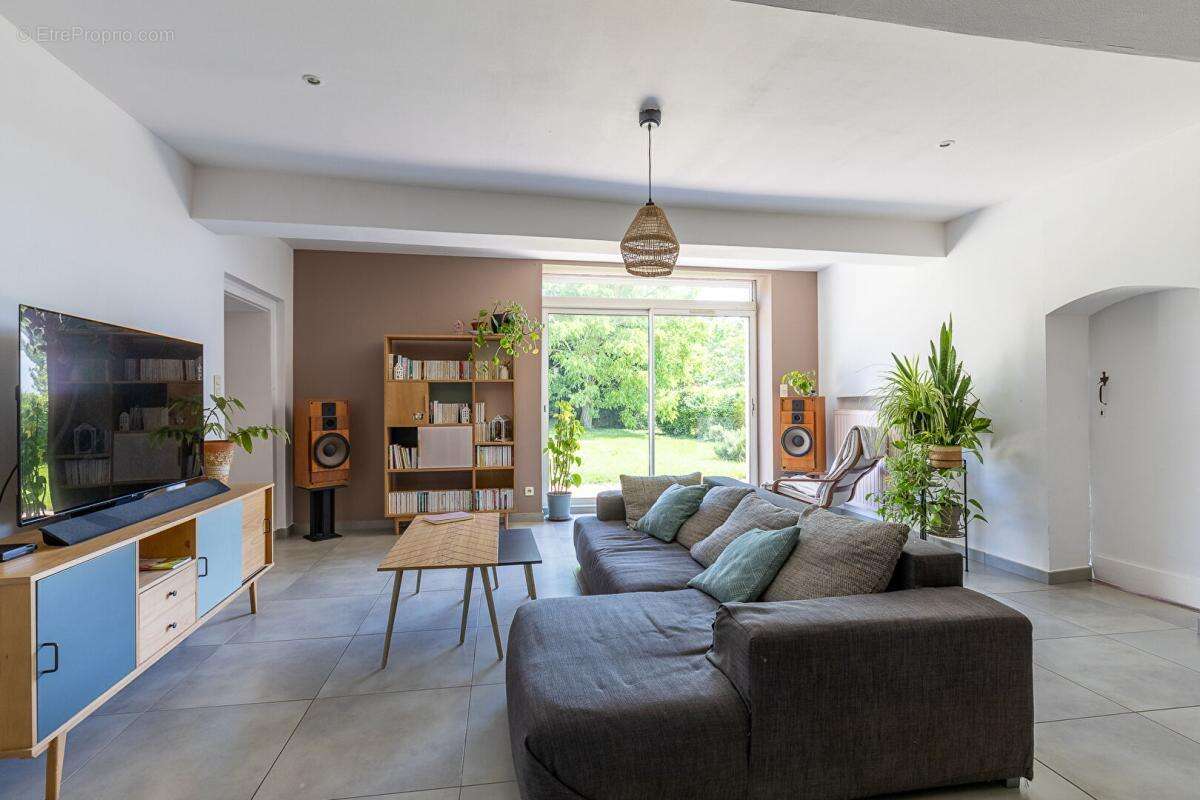 A VENDRE Maison 5 P 140 m2 3 chambres a Canals - 82170 - photo 3