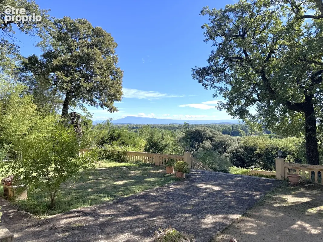VILLENEUVE LES AVIGNON - Maison de charme avec vue panoramique - photo 6
