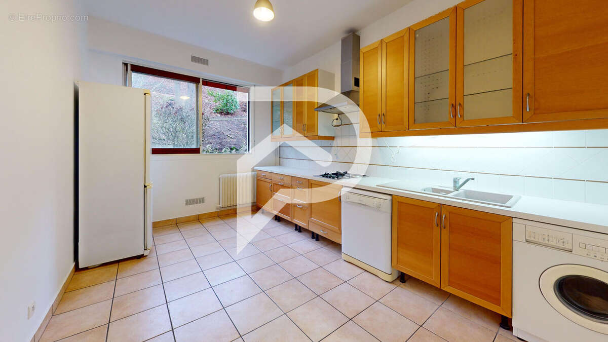 Appartement à LE MESNIL-LE-ROI