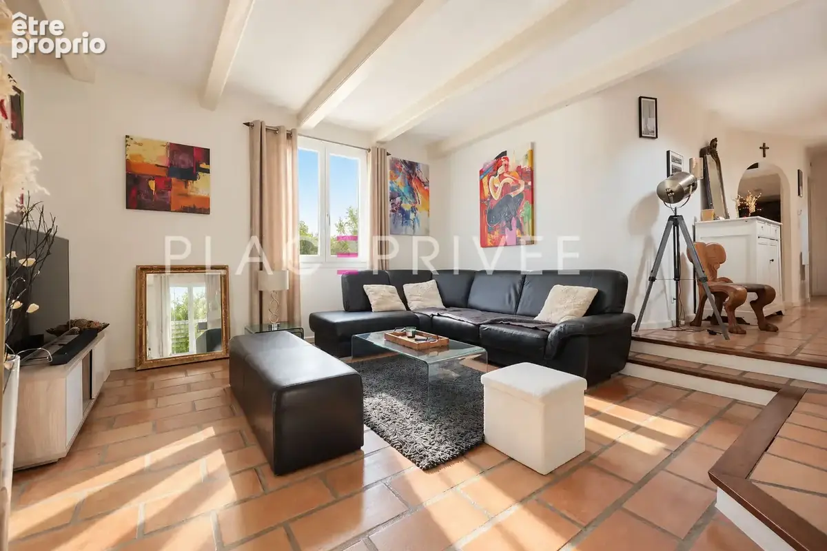 Maison avec jardin et double garage - photo 10