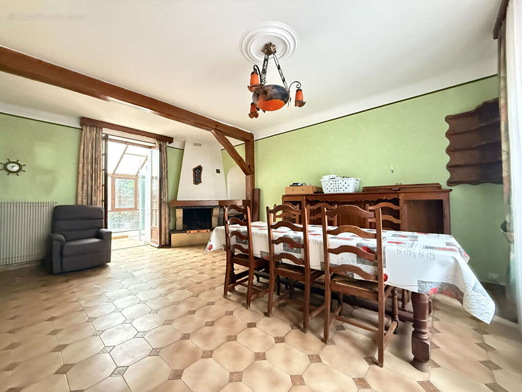 Maison à ROSIERES-AUX-SALINES