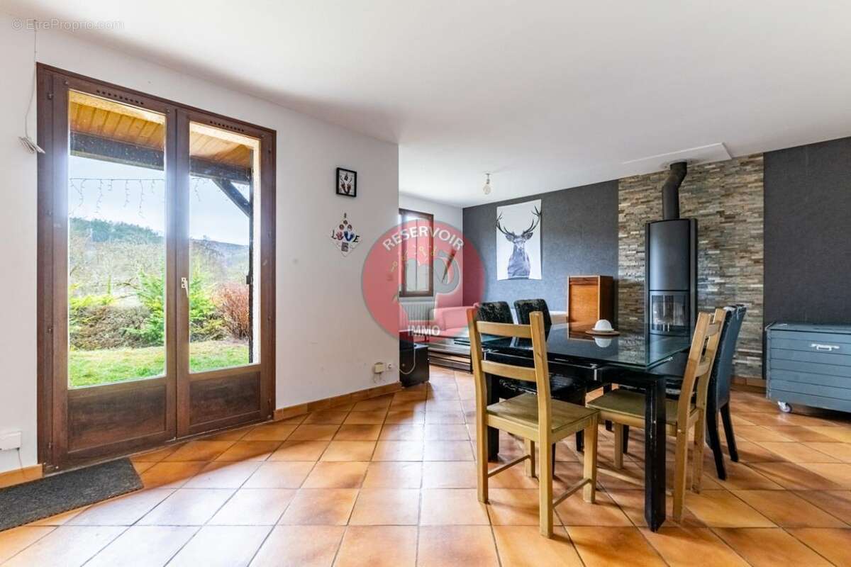 Maison à VEUVEY-SUR-OUCHE