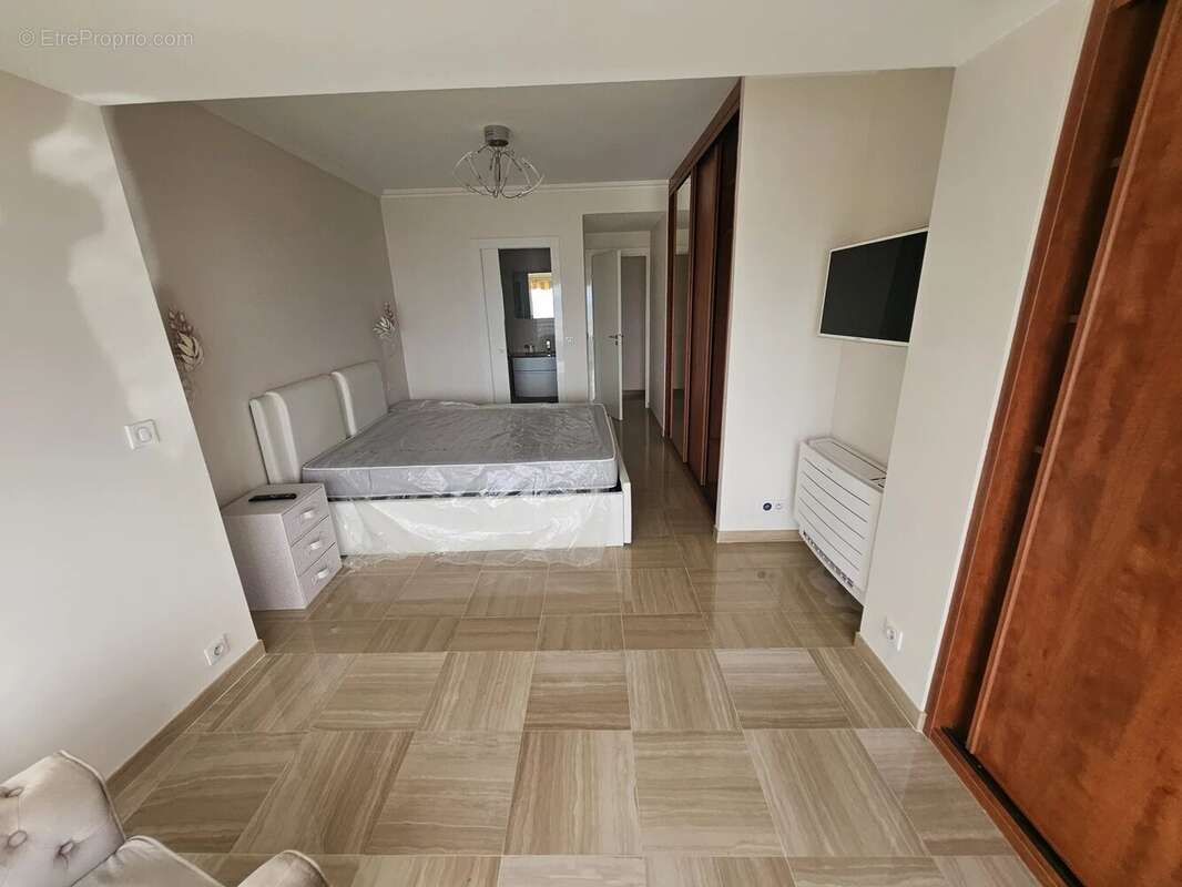 Appartement à VILLENEUVE-LOUBET