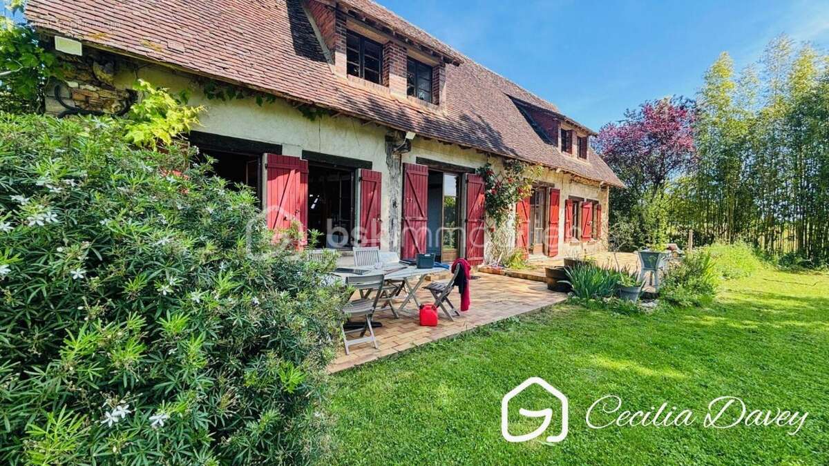 Maison à VILLENEUVE-SUR-YONNE