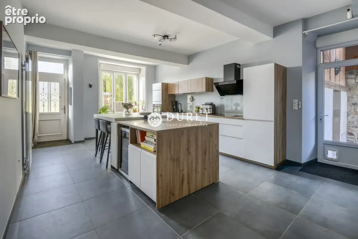 Maison 7 pièces 193 m² à vendre à Tillieres (49230) - photo 2