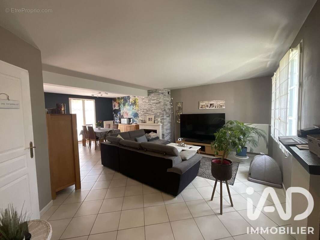Maison 130 m² à Cesson  - photo 4