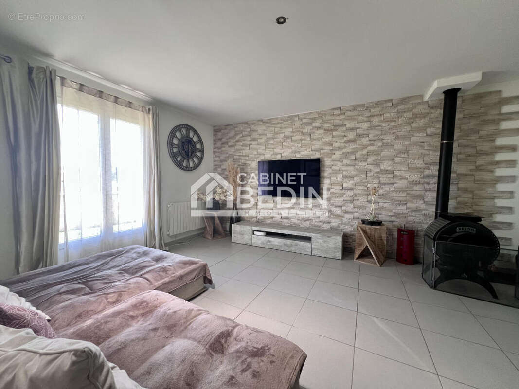 Maison à AMBARES-ET-LAGRAVE