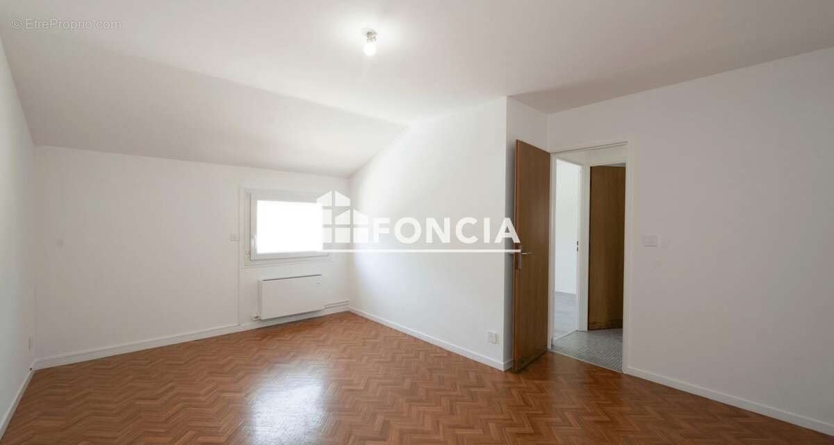 Maison à GUILHERAND-GRANGES