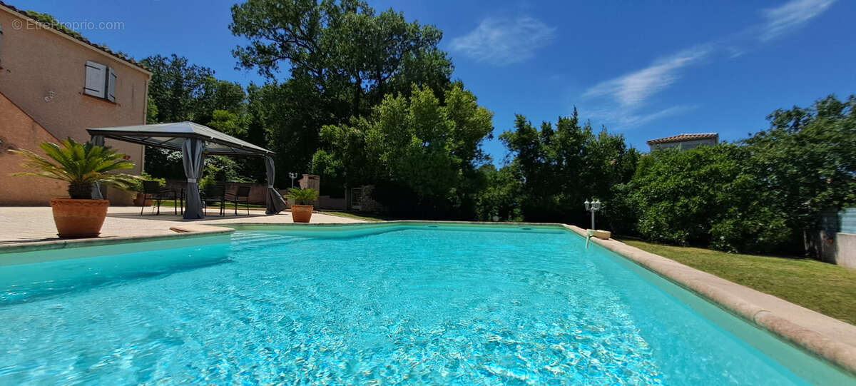 Maison traditionnelle de 184 m2 utiles (90 m2 hab.)   Piscine, grand garage et vue Cévennes   Gajan (30730) - photo 6