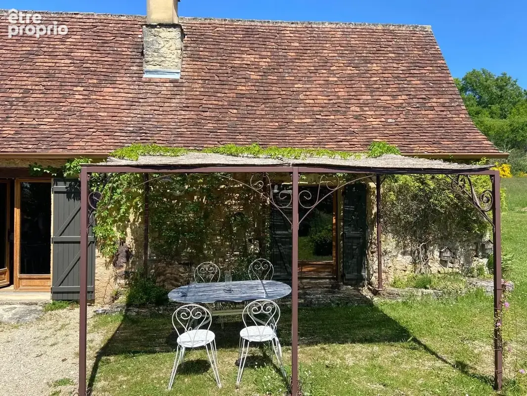 Entre ombre de vigne et douceur de pierre, maison de charme avec 2 chambres et piscine, 10 minutes des commerces - photo 3
