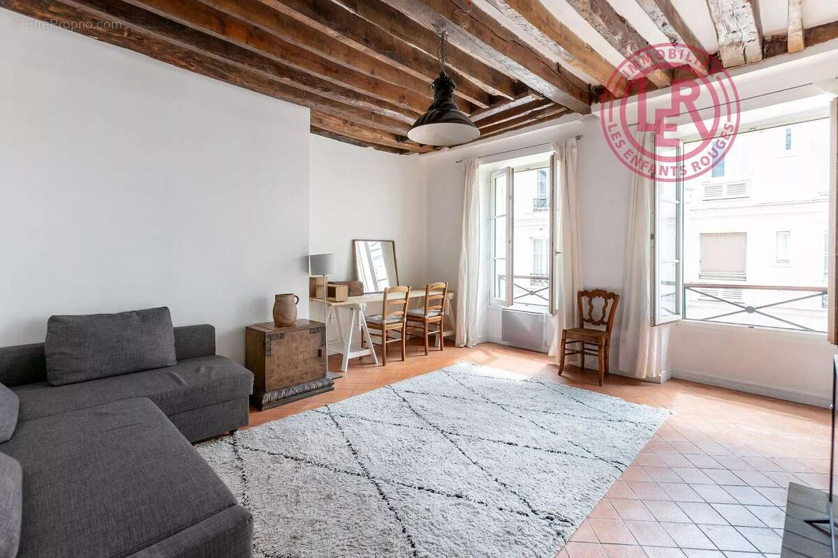 Appartement à PARIS-3E