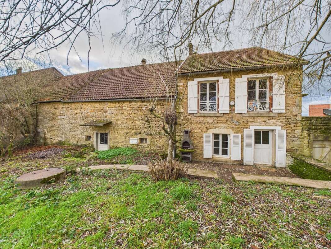 Maison à MONT-SAINT-JEAN