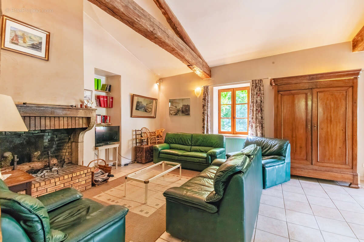 Maison à BRULLIOLES