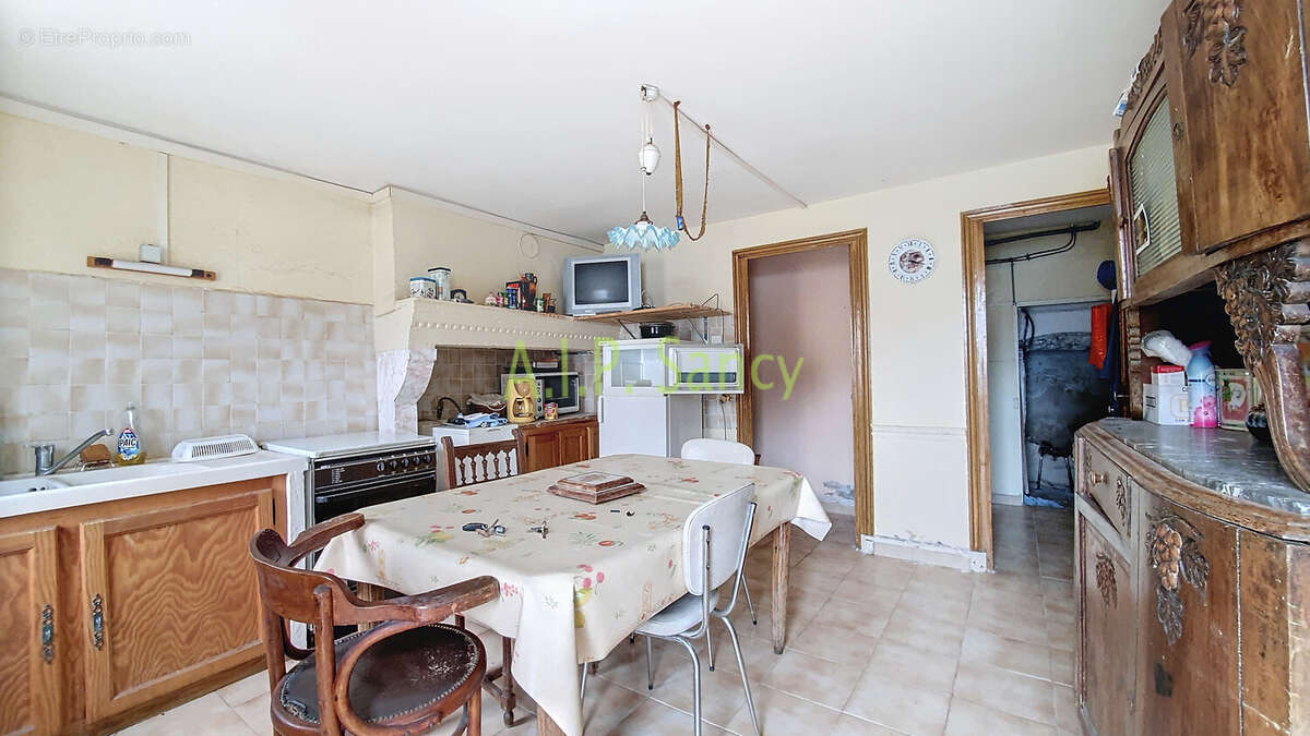 Maison à CHAMBON-SUR-LAC