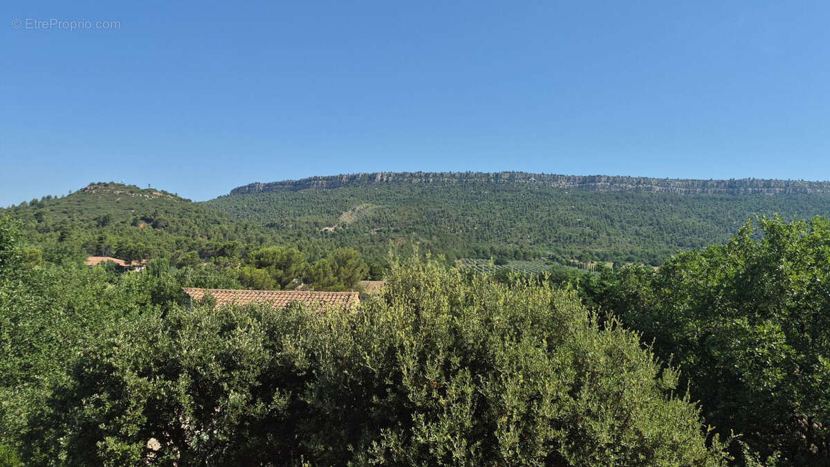 Maison à CHATEAUNEUF-LE-ROUGE