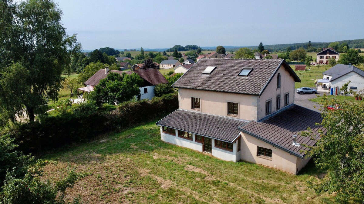 Maison à LE CLERJUS