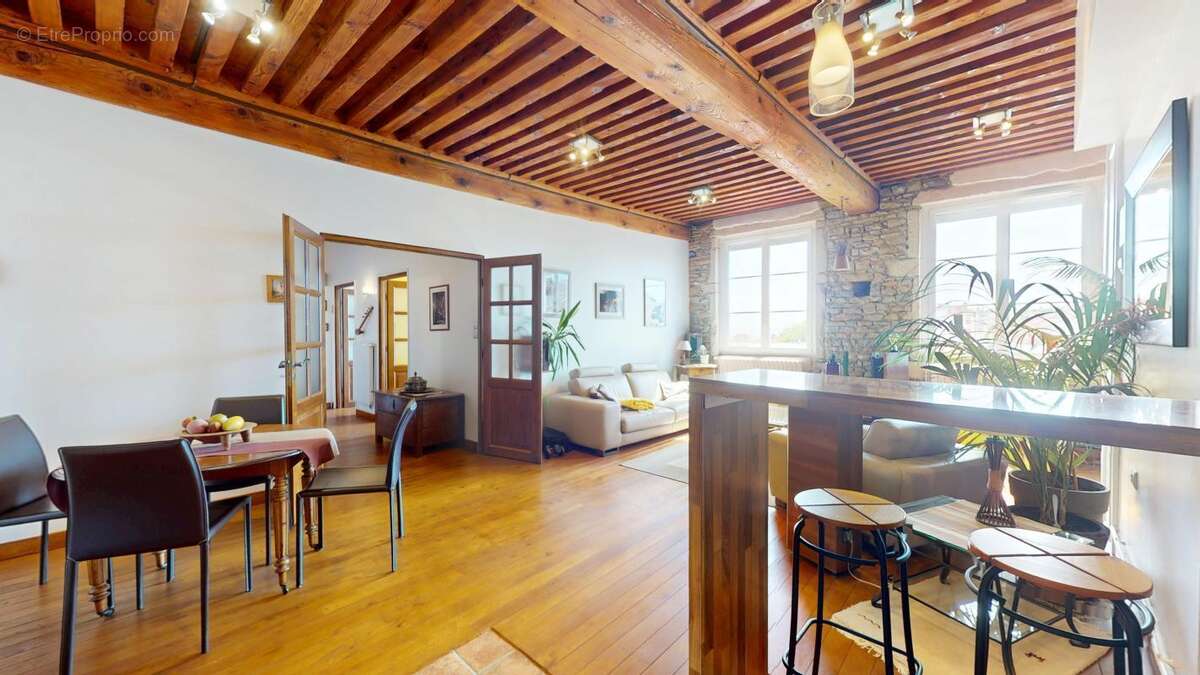 Cœur Croix-Rousse – Dernier étage – Appartement canut de charme - photo 6