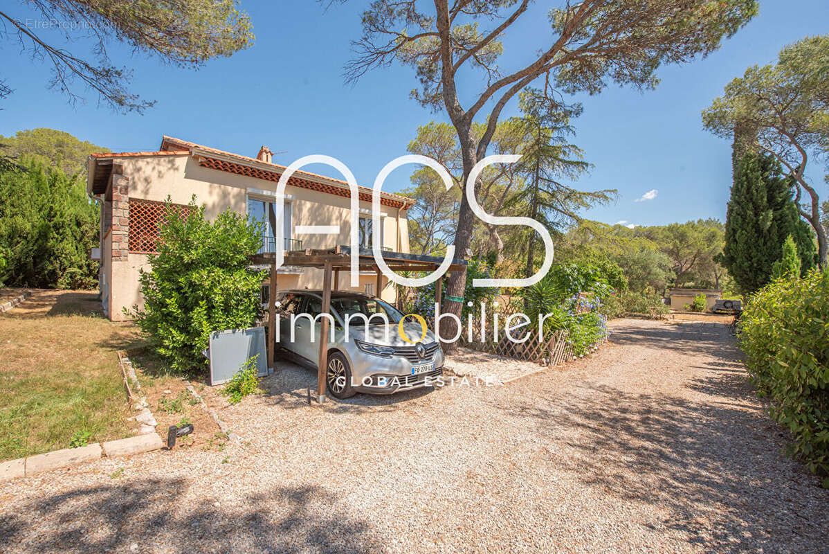 Vente Villa 4 pièces - Fort potentiel - Valescure Saint-Raphaël - photo 2