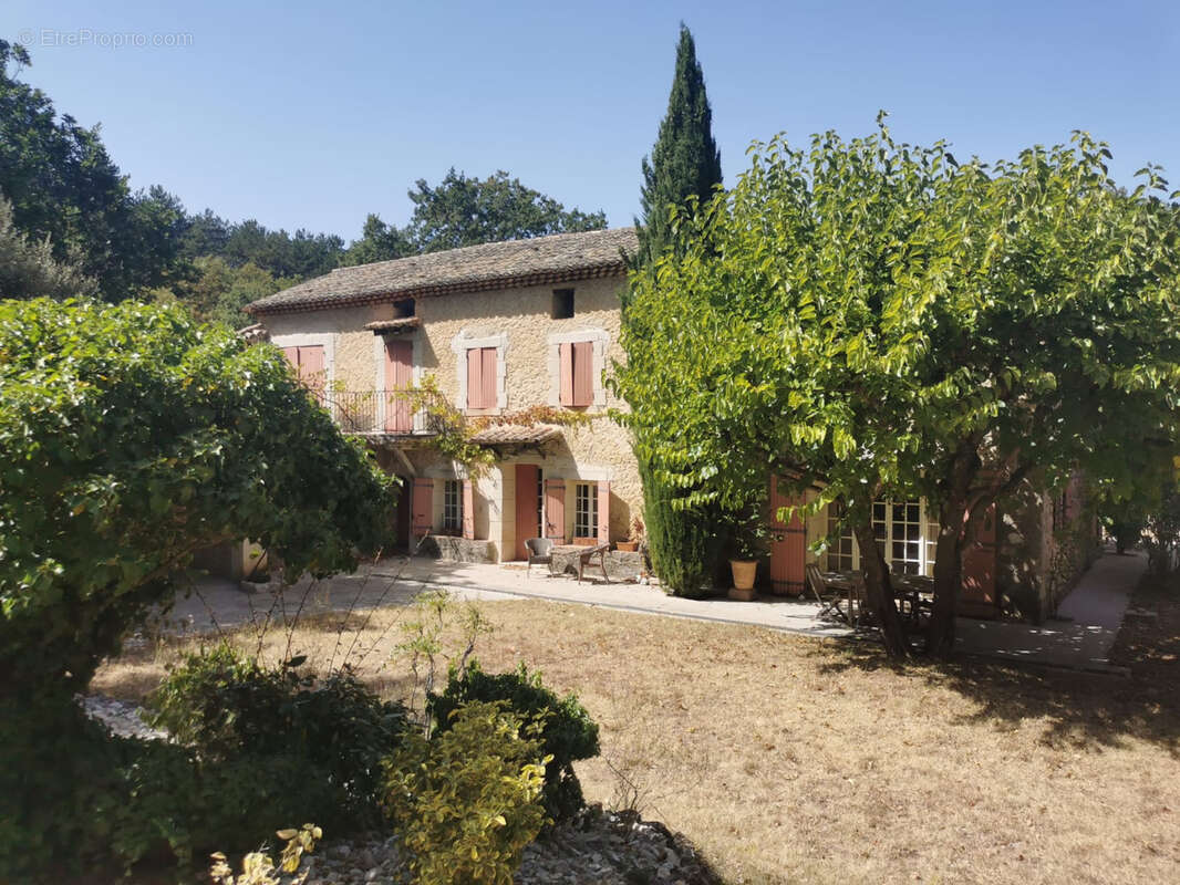 Maison à GRIGNAN