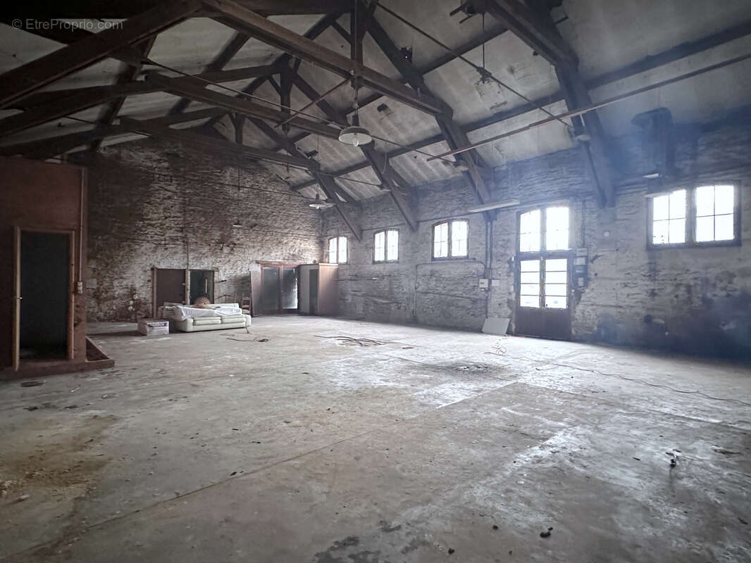 Appartement à JAUNAY-CLAN