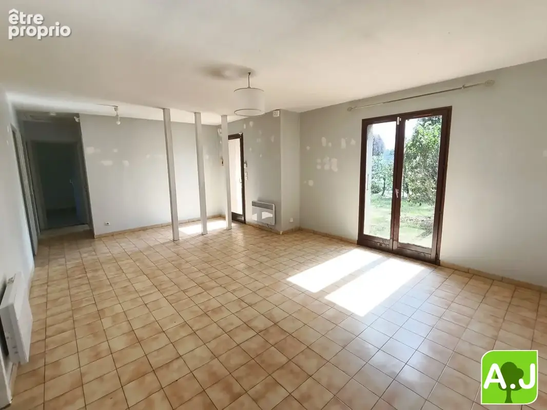 Maison 4 pièces 82 m² à vendre à Ezy-Sur-Eure (27530) - photo 2