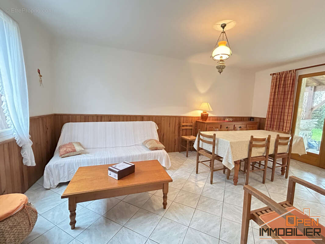 Maison à SAINT-JULIEN-DE-LAMPON