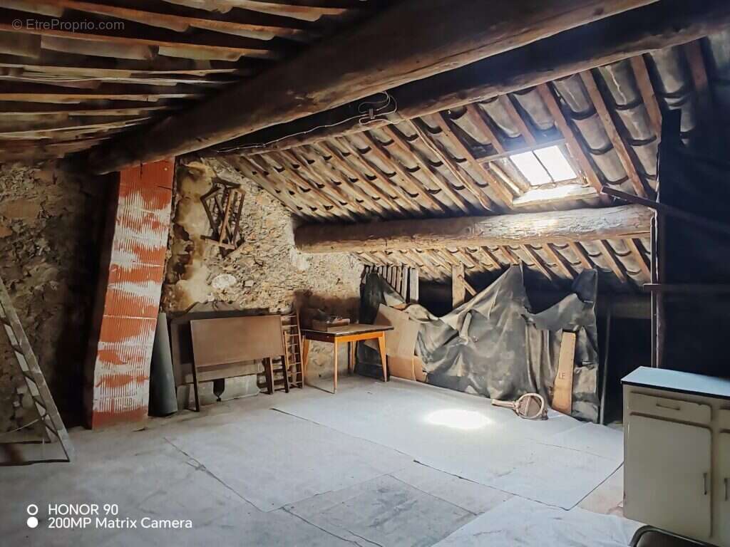 Maison de Village en R+1 95m2 hab T4 + Garage/Atelier - photo 17