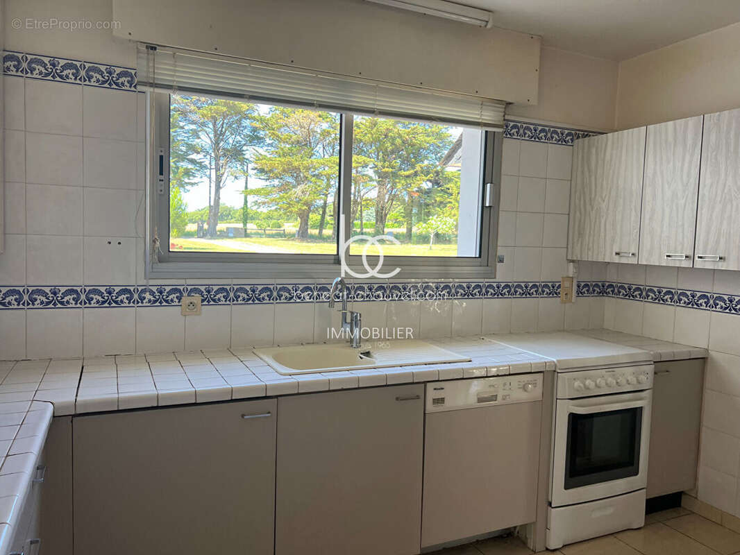 VENTE Propriété de Prestige SARZEAU  Vue Mer  6 Chambres  Première Ligne  Suscinio - Landrezac (56370) - photo 4