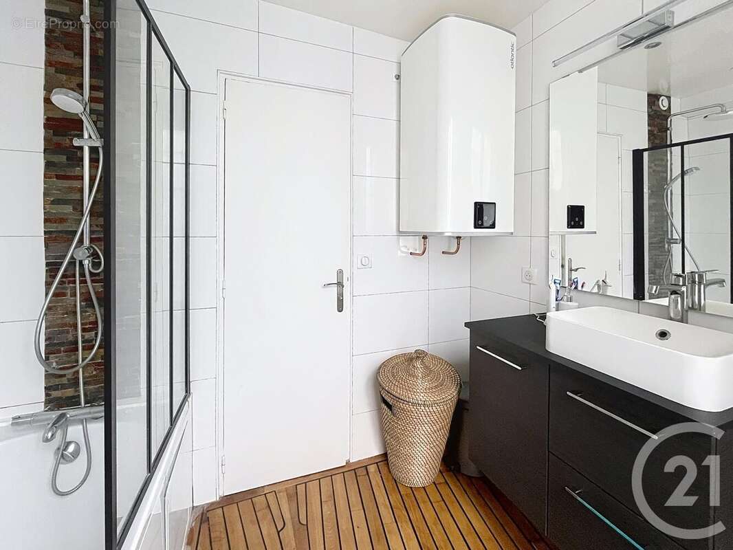 Appartement à PARIS-14E