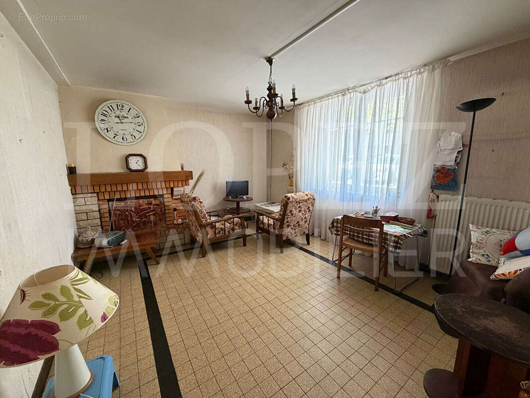 Maison à AIGUEFONDE