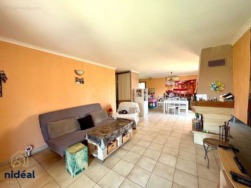 Maison 95 m² à Vergeze  - photo 2