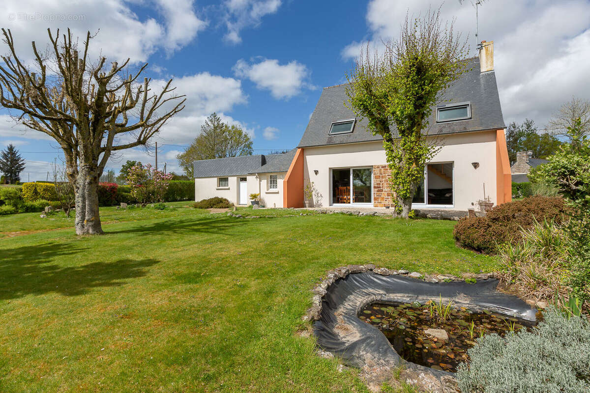 Maison à SAINT-DONAN
