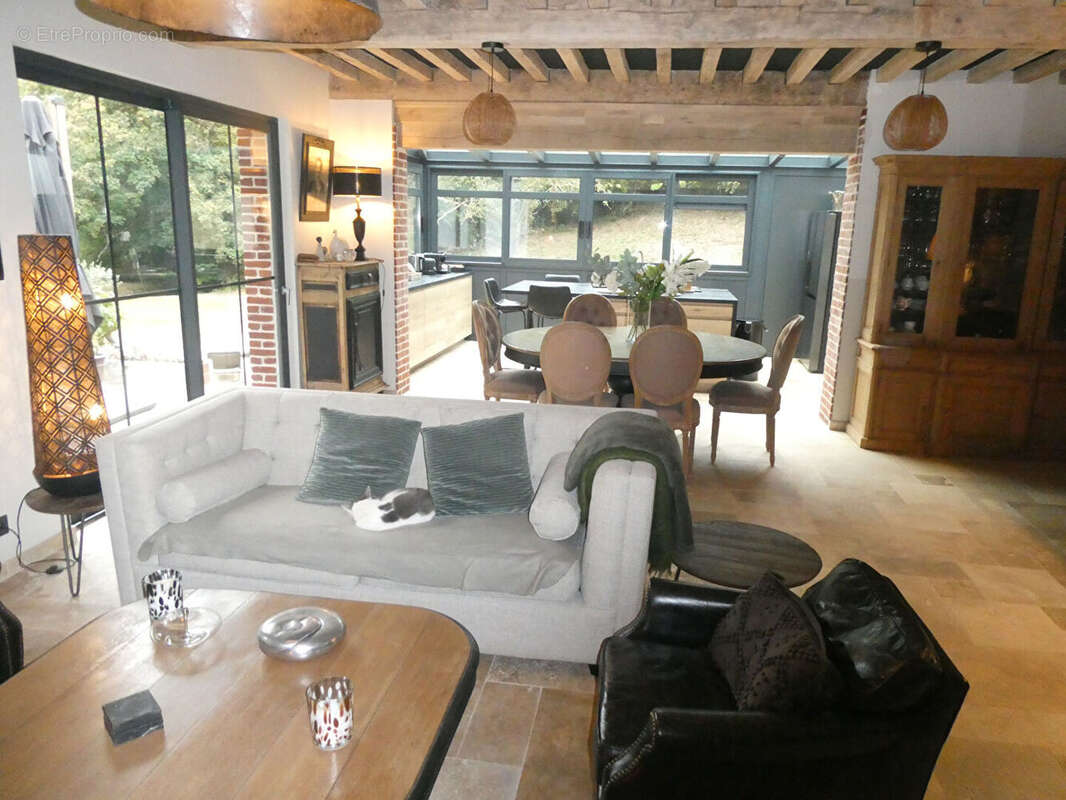 Maison à CORMEILLES