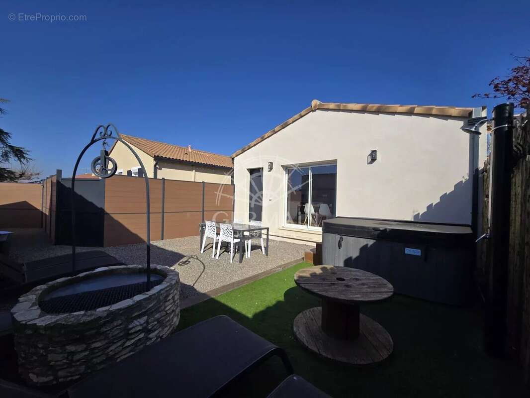 Maison à L'ISLE-SUR-LA-SORGUE