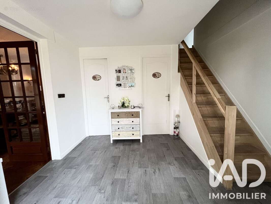 Maison 325 m² à Sainte-Mere-Eglise  - photo 2
