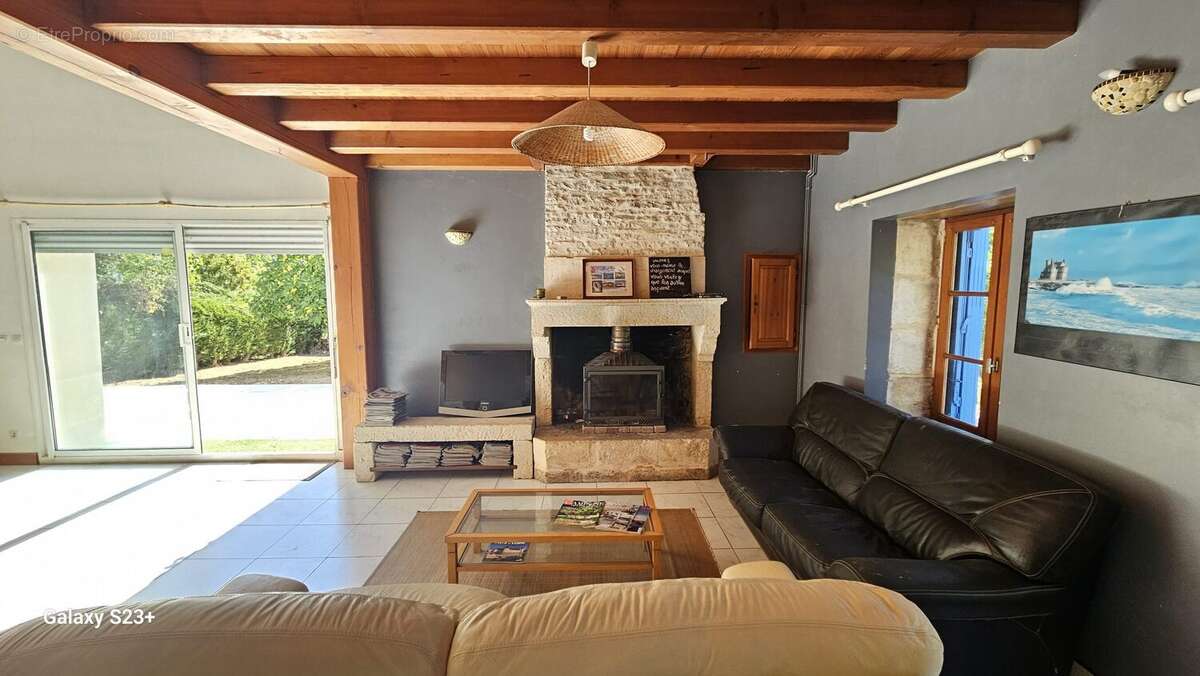 Maison 152 m² à Le Vanneau-Irleau  - photo 5