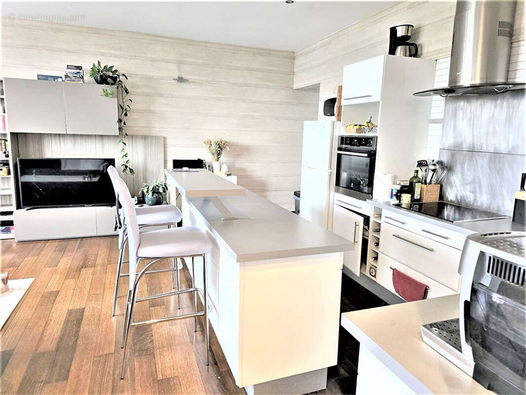 Appartement à COURBEVOIE