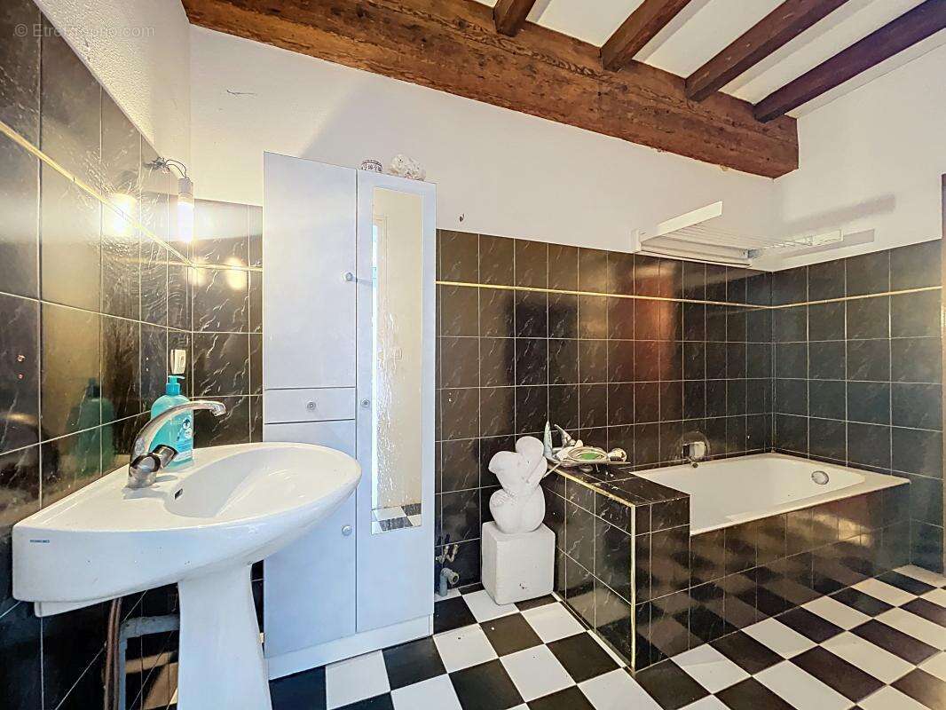 Appartement à CONDRIEU