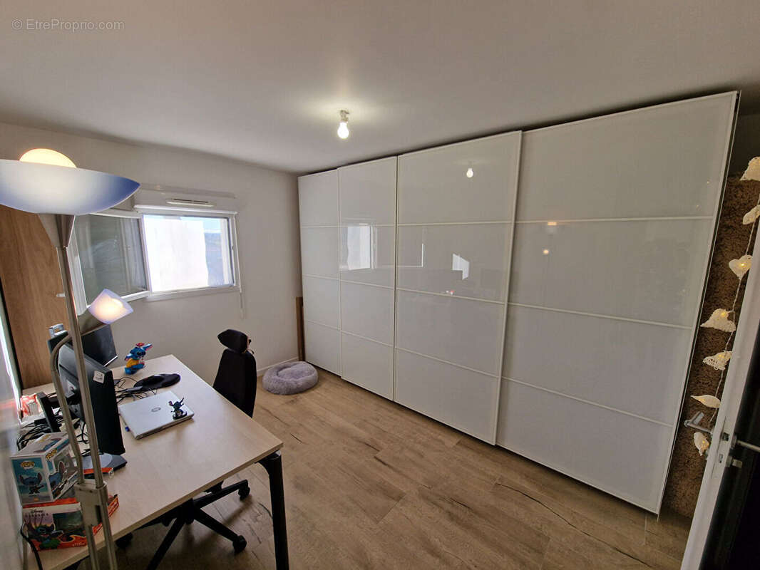 Appartement à CARROS