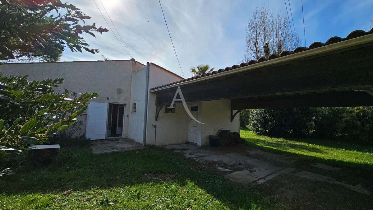 Maison à PORT-DES-BARQUES