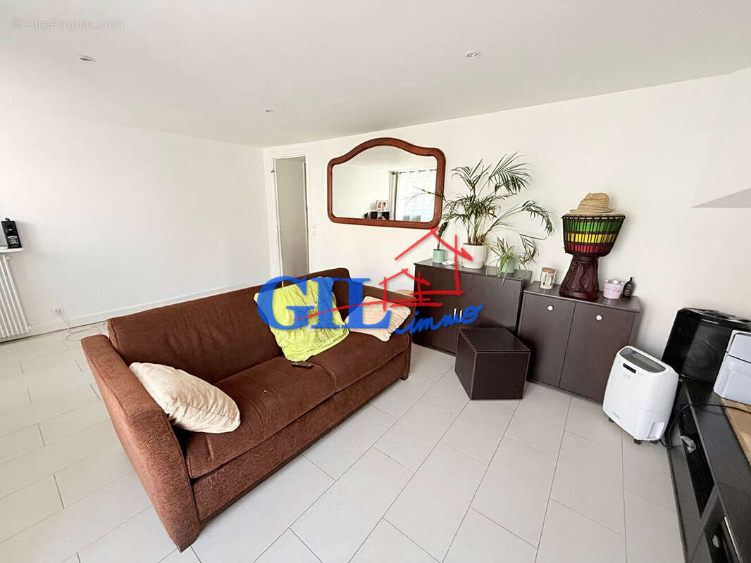 Appartement à COMBS-LA-VILLE